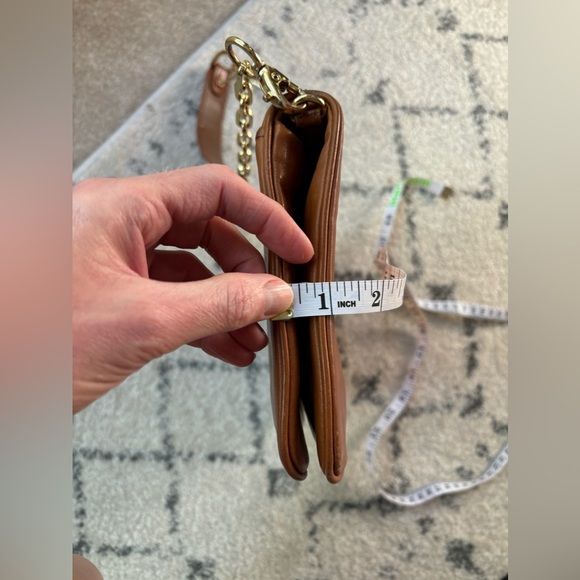 TORY BURCH Reva Flap Purse. Doubles as both shoulder as well as clutch. - Picture 10 of 10